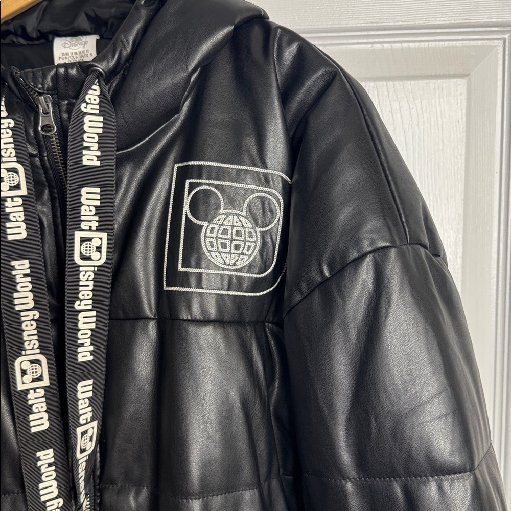 Disney Parks Walt Disney World black faux leather puffer Spirit jacket size 1X - Picture 3 of 8